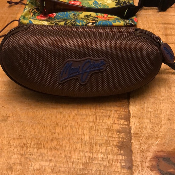 Maui Jim sunglasses - Picture 4 of 4
